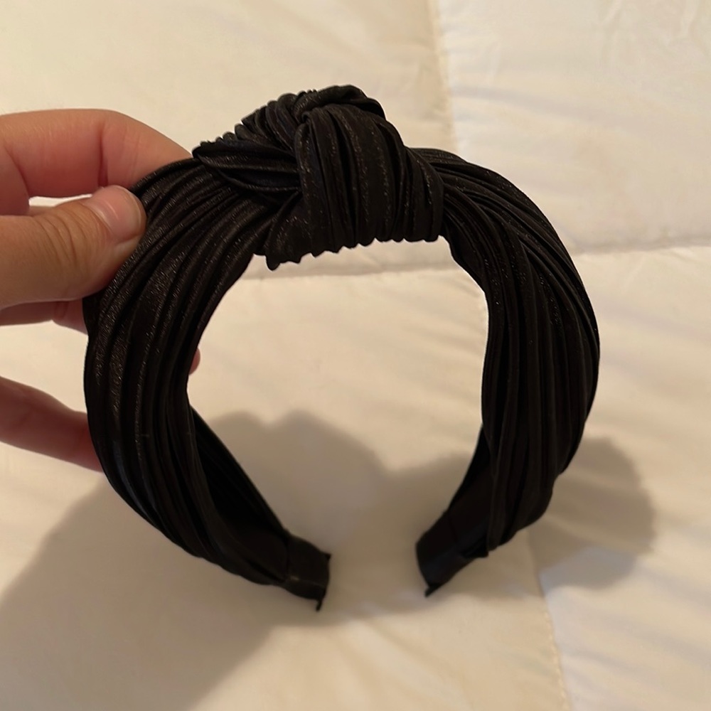 BLACK MATTE HEADBAND